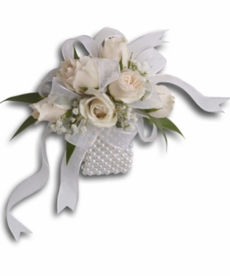 White Whisper Wristlet